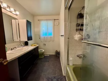 Primary Bathroom Photo of 9537 125a Street, Surrey, BC