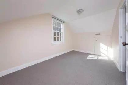 Hallway Photo of 3211 Catalina Crescent, Richmond, BC