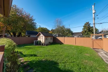 Swimming Pool Photo of 3211 Catalina Crescent, Richmond, BC