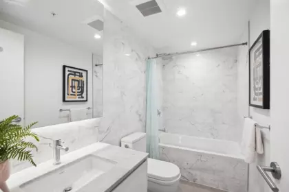 Entry Foyer Photo of 4607 6000 Mckay Avenue, Burnaby, BC