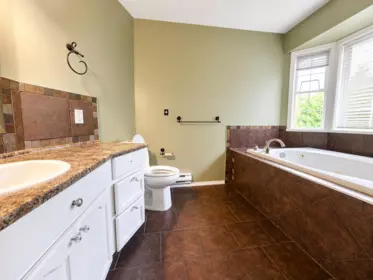 Kitchen Island Photo of 35350 Mccorkell Drive, Abbotsford, BC