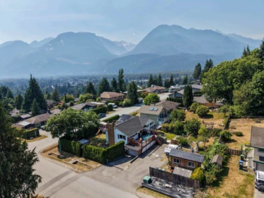 40256 Ayr Drive, Squamish, BC, Squamish — Single Family Residence for sale