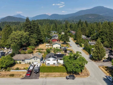 Front Yard Photo of 40256 Ayr Drive, Squamish, BC