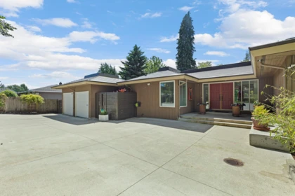7691 Peterson Street, Mission, BC, Mission — Single Family Residence for sale