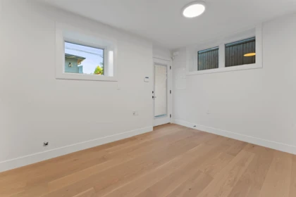 Entry Foyer Photo of 2578 E 4th Avenue, Vancouver, BC