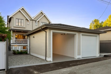 Garden / Landscaping Photo of 2578 E 4th Avenue, Vancouver, BC