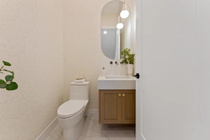 Primary Bathroom Photo of 2578 E 4th Avenue, Vancouver, BC