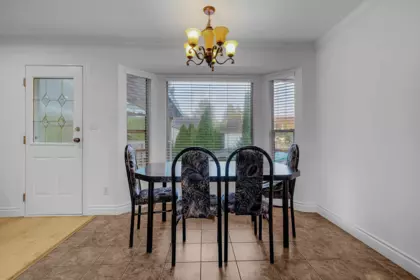 Breakfast Nook Photo of 8496 Cox Drive, Mission, BC