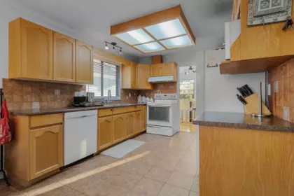 Kitchen Photo of 8496 Cox Drive, Mission, BC