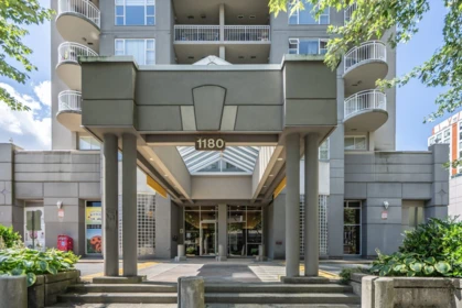 206 1180 Pinetree Way, Coquitlam, BC, Coquitlam — Apartment/Condo for sale