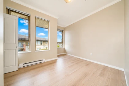 Laundry Room Photo of 3415 5119 Garden City Road, Richmond, BC
