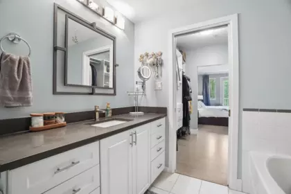 Entry Foyer Photo of 311 2020 E Kent Avenue South, Vancouver, BC