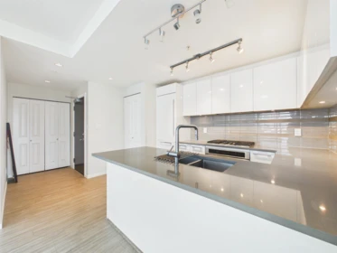 505 6658 Dow Avenue, Burnaby, BC, Burnaby — Apartment/Condo for sale