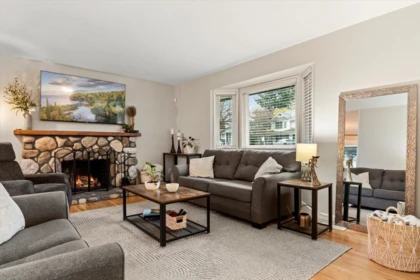 Kitchen Photo of 3712 Old Clayburn Road, Abbotsford, BC