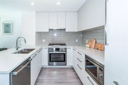 Kitchen Island Photo of 259 2035 Glenaire Drive, North Vancouver, BC