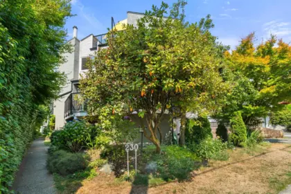 4 230 W 16th Street, North Vancouver, BC, North Vancouver — Townhouse for sale