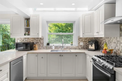 Pantry Photo of 4 230 W 16th Street, North Vancouver, BC