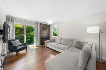 Primary Bedroom Photo of 4 230 W 16th Street, North Vancouver, BC