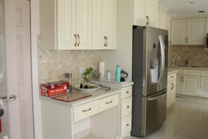 Kitchen Island Photo of 9750 Bakerview Drive, Richmond, BC
