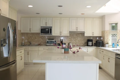 Kitchen Photo of 9750 Bakerview Drive, Richmond, BC