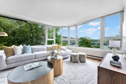 Kitchen Island Photo of 203 1675 Hornby Street, Vancouver, BC