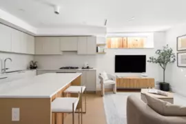 2 2124 E 8 Avenue, Vancouver, BC