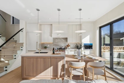 Breakfast Nook Photo of 2 3036 W 13th Avenue, Vancouver, BC