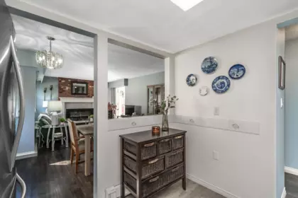 102 1368 Foster Street, White Rock, BC, White Rock — Apartment/Condo for sale