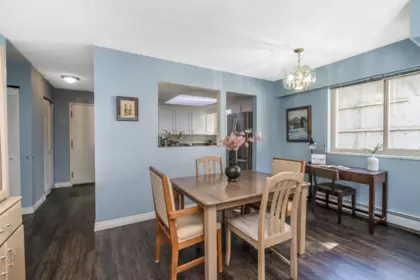 Kitchen Island Photo of 102 1368 Foster Street, White Rock, BC