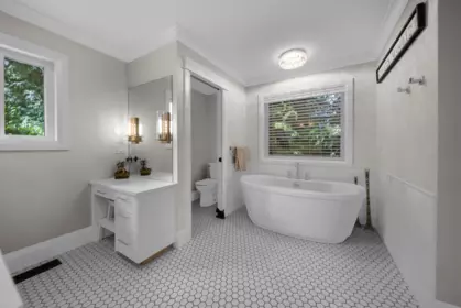 Hallway Photo of 3330 140 Street, Surrey, BC