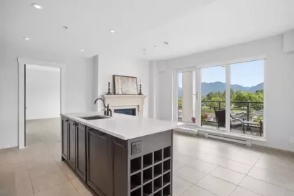 301 4721 Hastings Street, Burnaby, BC, Burnaby — Apartment/Condo for sale