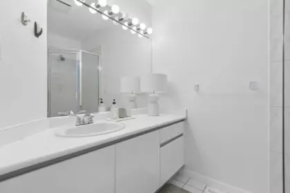 Hallway Photo of 456 Montroyal Boulevard, North Vancouver, BC