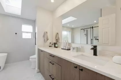 Powder Room Photo of 456 Montroyal Boulevard, North Vancouver, BC