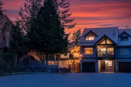 2323 Aspen Court, Whistler, BC, Whistler — Triplex for sale