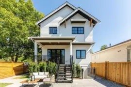 2598 E 16th Avenue, Vancouver, BC