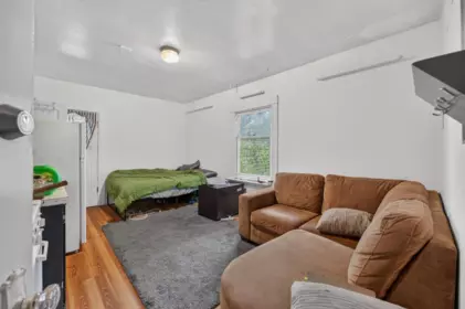 Hallway Photo of 236 W 12th Avenue, Vancouver, BC