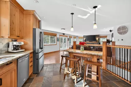 Breakfast Nook Photo of 25700 116 Avenue, Maple Ridge, BC