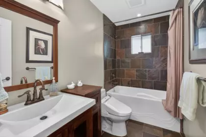 Guest Bathroom Photo of 25700 116 Avenue, Maple Ridge, BC