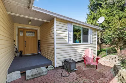 Living Room Photo of 25700 116 Avenue, Maple Ridge, BC