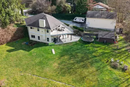 Swimming Pool Photo of 25700 116 Avenue, Maple Ridge, BC