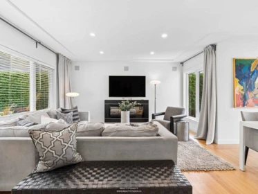 Living Room Photo of 7161 West Boulevard, Vancouver, BC
