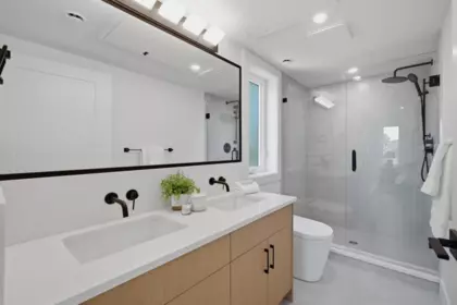 Mudroom Photo of 1 3018 E 19th Avenue, Vancouver, BC