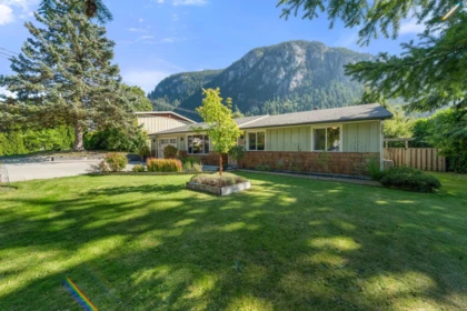Aerial View of 38248 Hemlock Avenue, Squamish, BC