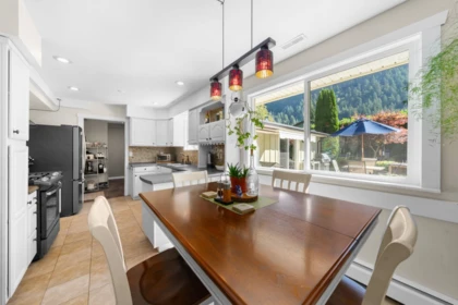 Breakfast Nook Photo of 38248 Hemlock Avenue, Squamish, BC