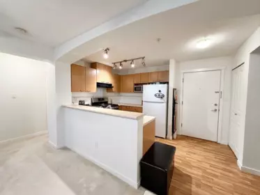 Kitchen Photo of 212 2958 Silver Springs Boulevard, Coquitlam, BC