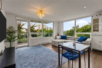 702 988 Quayside Drive, New Westminster, BC, New Westminster — Apartment/Condo for sale