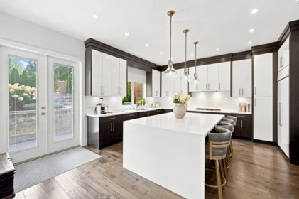 Kitchen Island Photo of 3840 Prospect Road, North Vancouver, BC