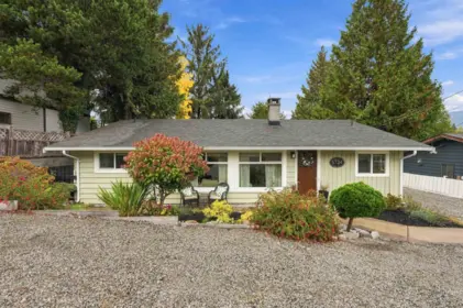 5734 Pebble Crescent, Sechelt, BC, Sechelt — Single Family Residence for sale