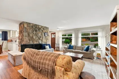 5734 Pebble Crescent, Sechelt, BC, Sechelt — Single Family Residence for sale