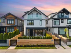 1 165 E 45th Avenue, Vancouver, BC